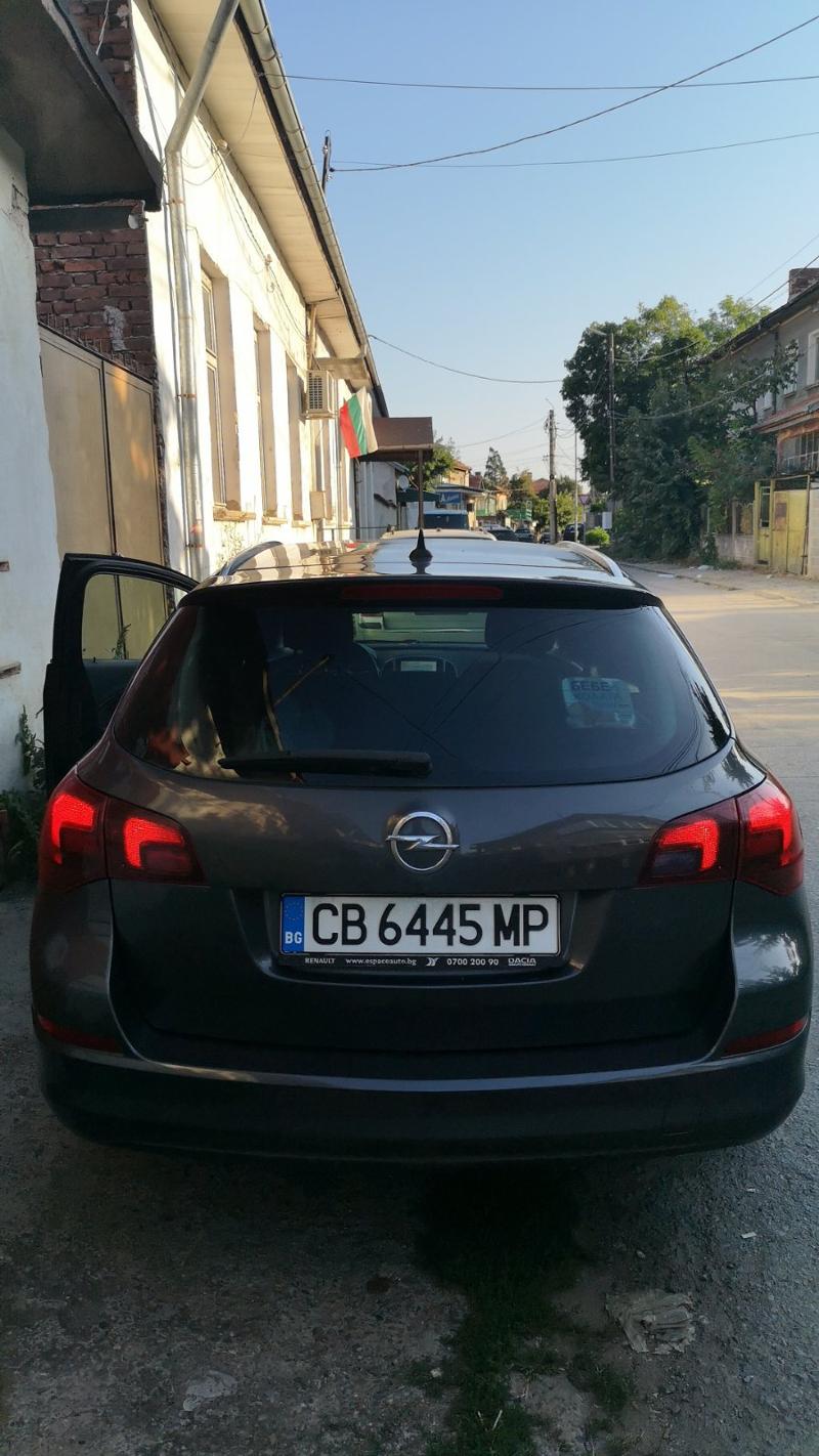 Opel Astra  1.3 CDTI - изображение 2