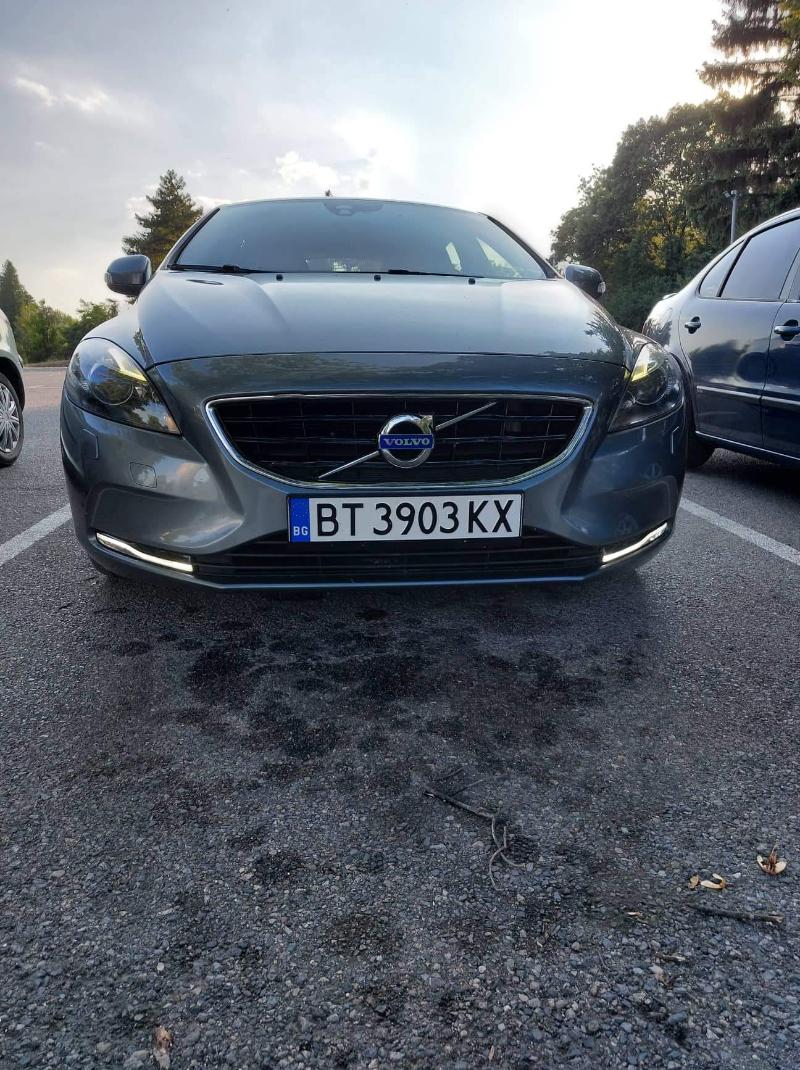 Volvo V40 1.6 D2 - изображение 2