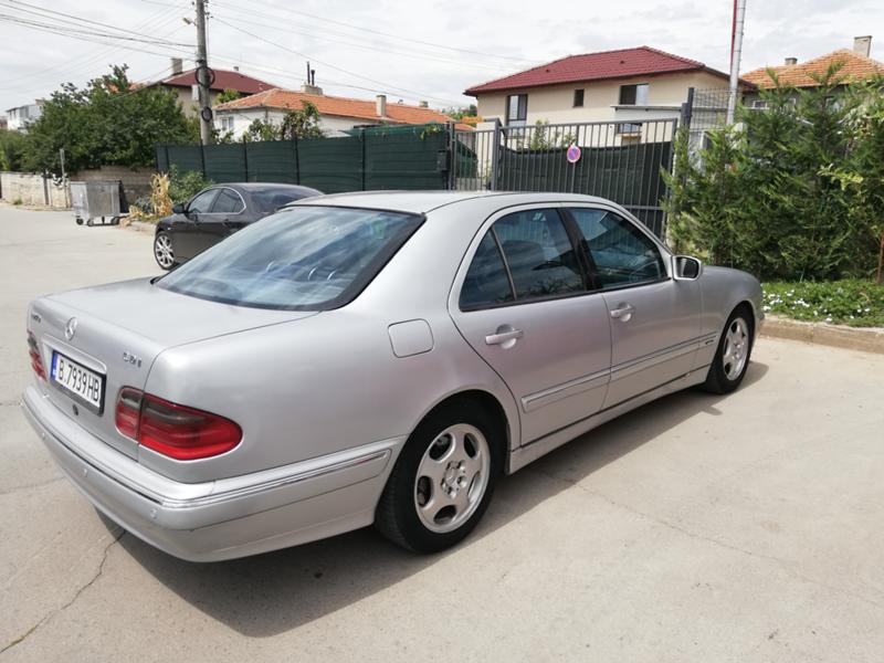 Mercedes-Benz E 270  - изображение 5