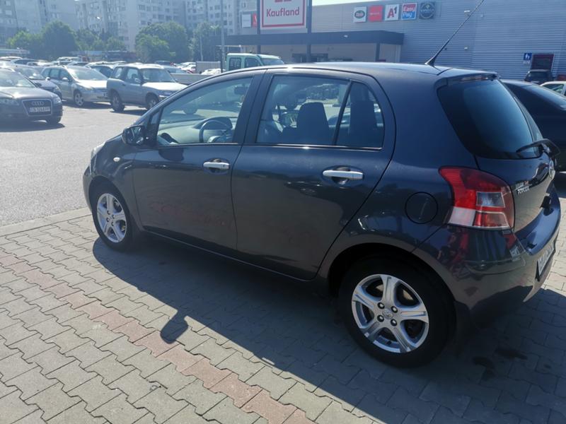 Toyota Yaris 1.33 - изображение 2