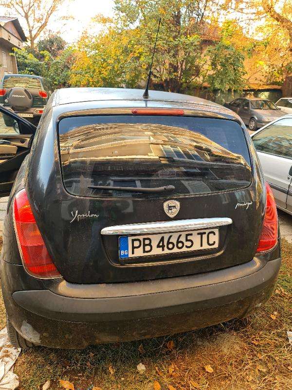 Lancia Ypsilon 1300 - изображение 6