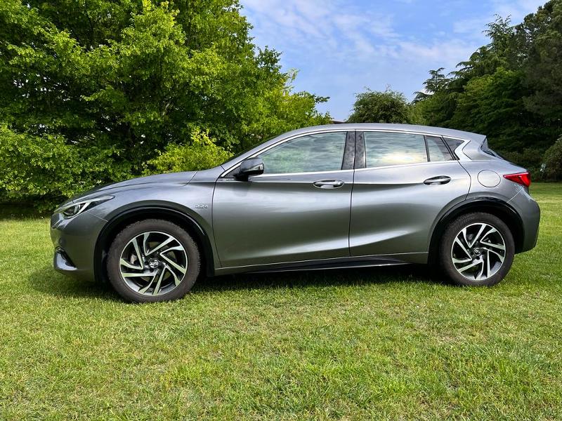 Infiniti Q30 2.2 AWD 170 кс - изображение 3