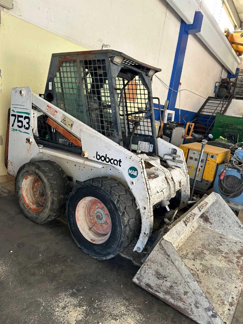 Мини челни товарачи Bobcat 753 - изображение 5