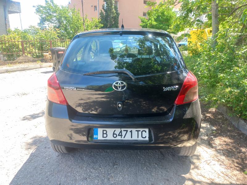 Toyota Yaris 1.3 - изображение 7