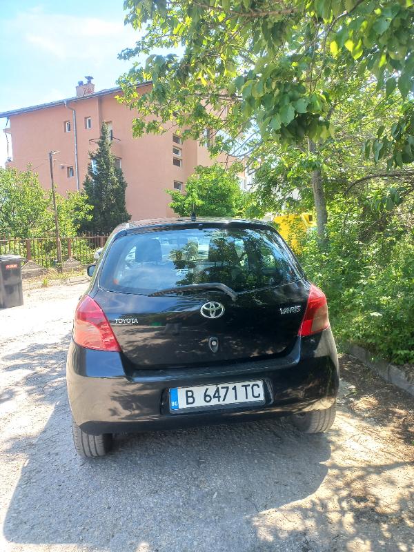 Toyota Yaris 1.3 - изображение 5