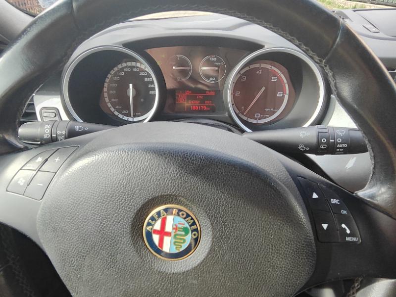 Alfa Romeo Giulietta 1.6  - изображение 6