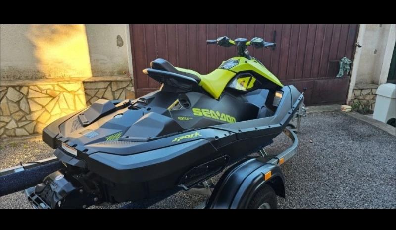 Джет Bombardier Sea Doo SPARK TRIXX 2023 - изображение 3