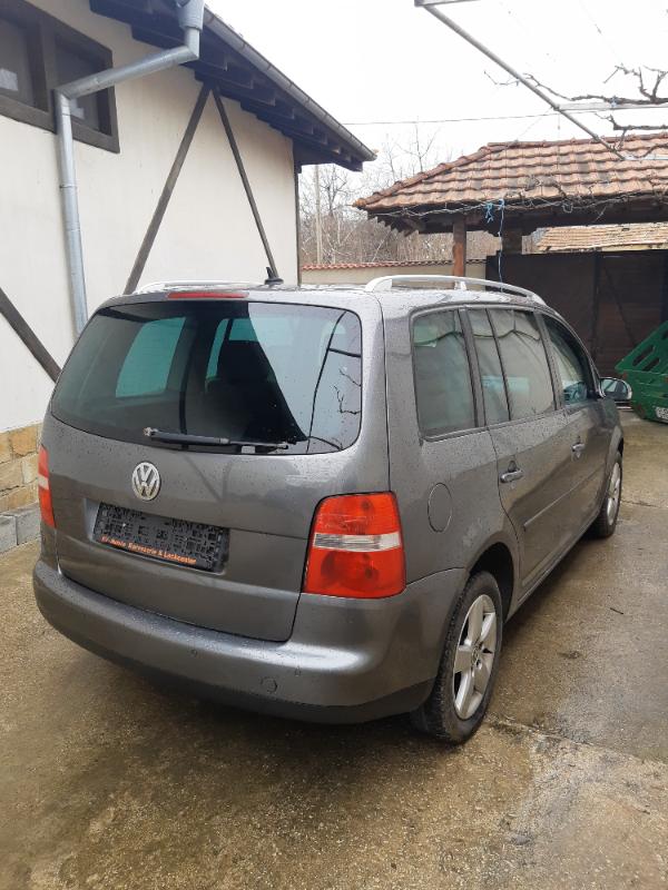 VW Touran 2.0 TDI  - изображение 4