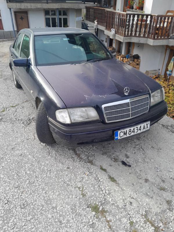 Mercedes-Benz 200 2.0d - изображение 2