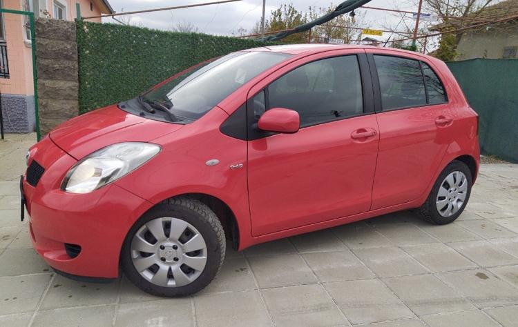 Toyota Yaris 1.4 d4d - изображение 4