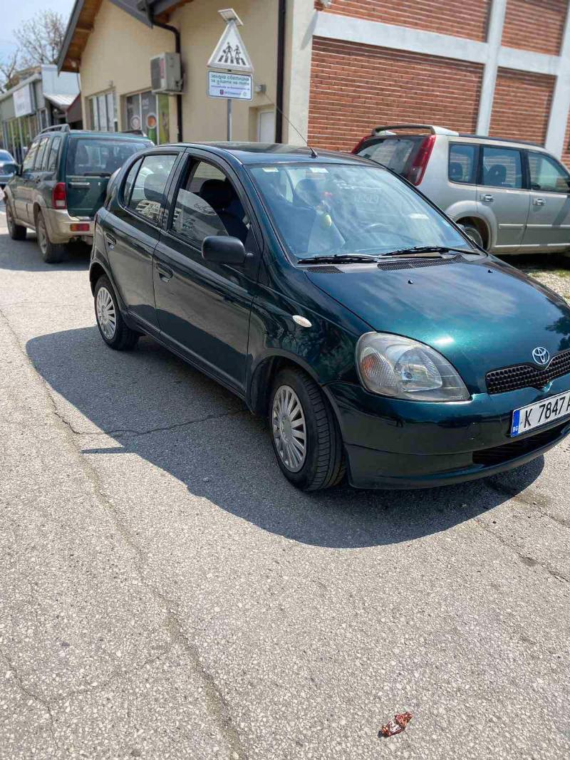 Toyota Yaris 1.0 - изображение 4