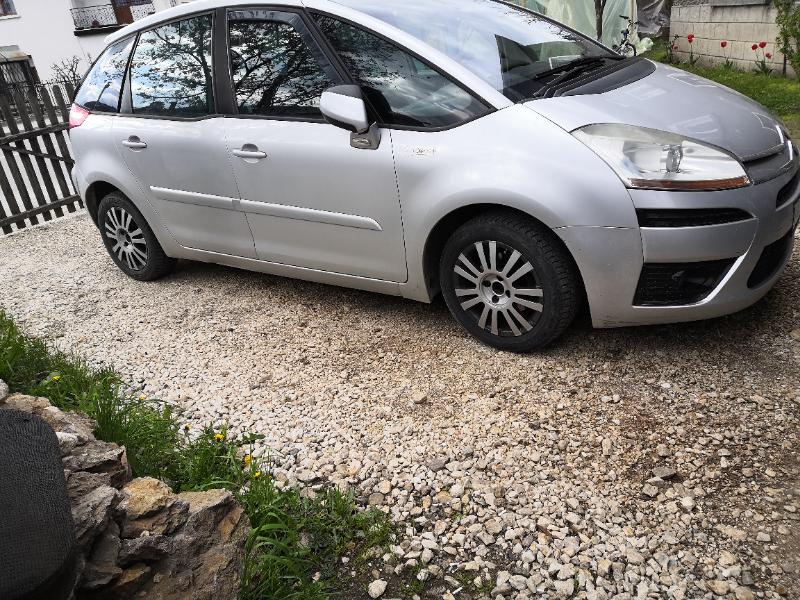 Citroen C4 Picasso 1.6hdi - изображение 2