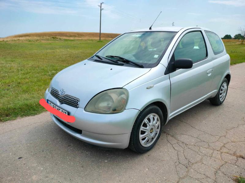 Toyota Yaris 1.0 - изображение 8