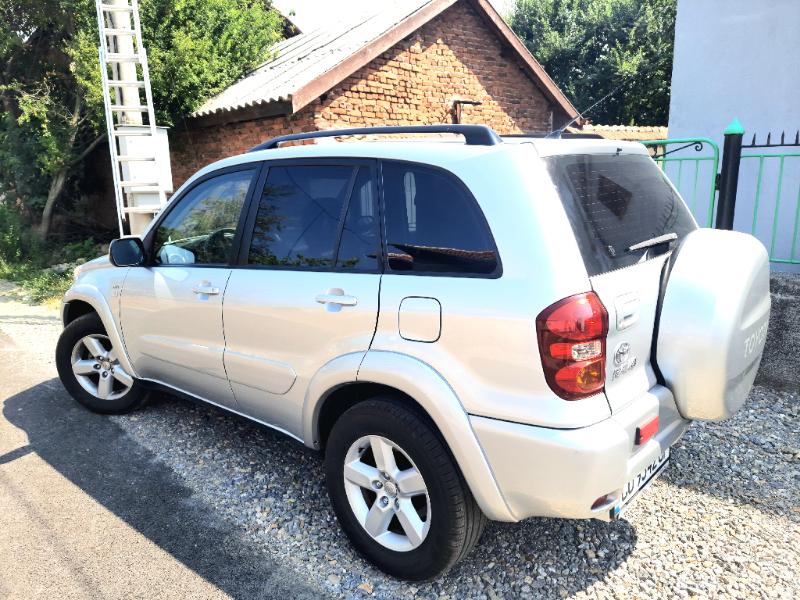 Toyota Rav4 2.0 150 - изображение 2