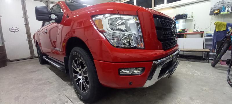 Nissan Titan crew cab 5.6L V8 SV - изображение 7