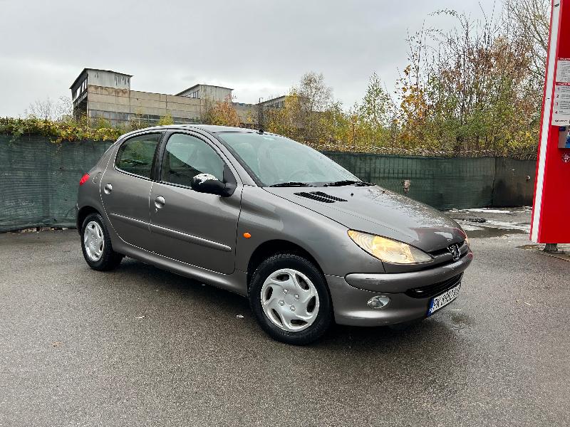 Peugeot 206 1.1 - изображение 4