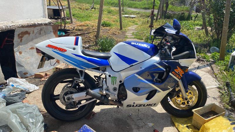 Suzuki Gsxr 600 - изображение 8