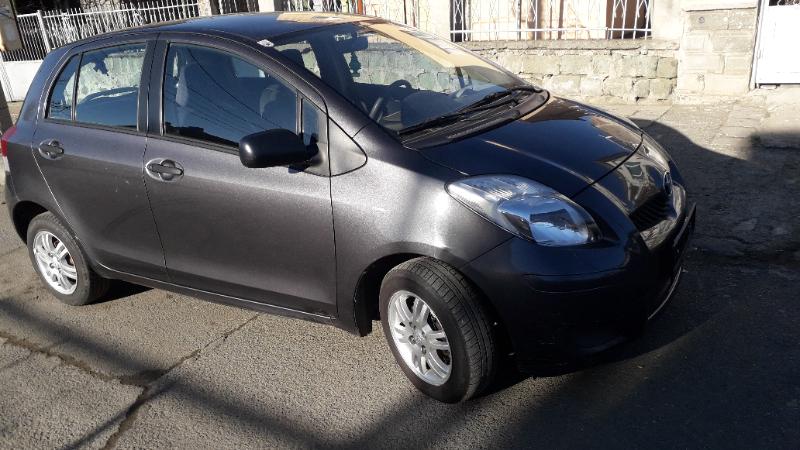 Toyota Yaris Yaris 1.0 - изображение 3