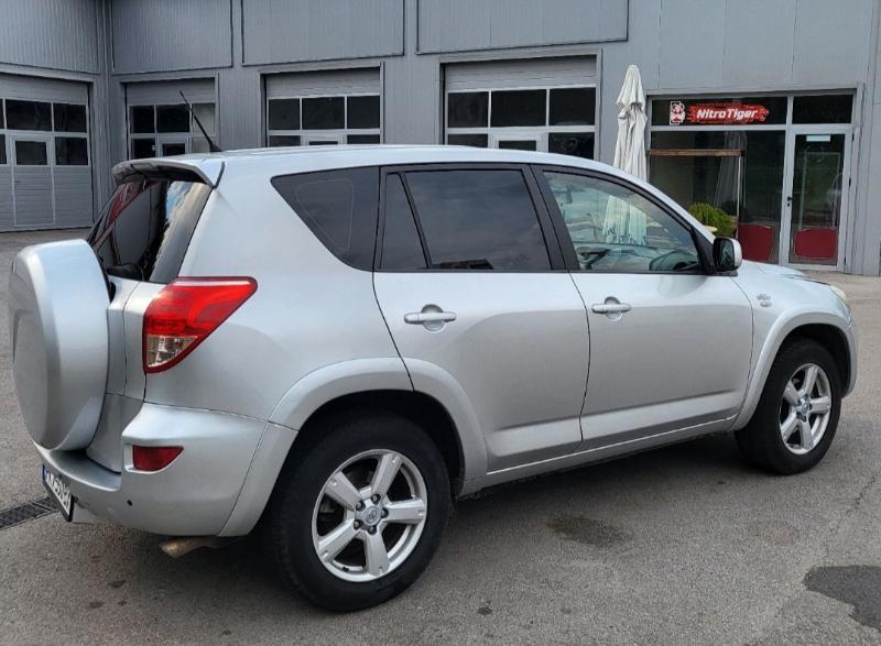 Toyota Rav4  - изображение 8