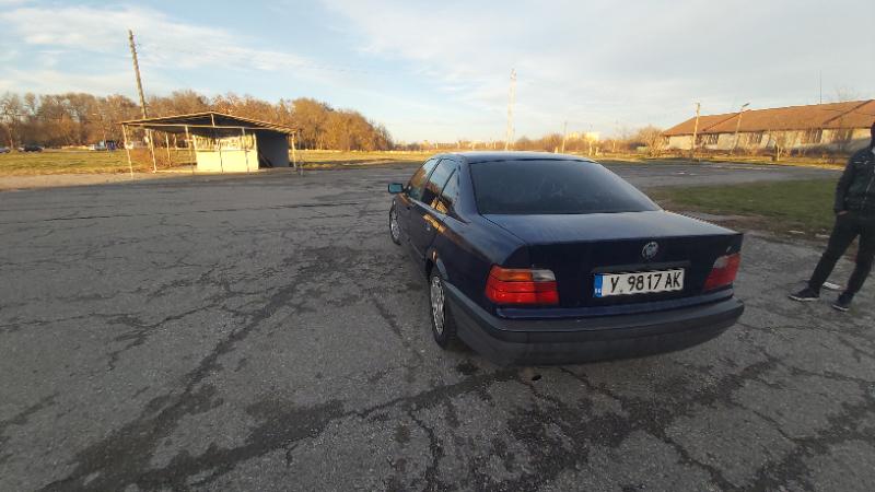 BMW 318 1.8 - изображение 4