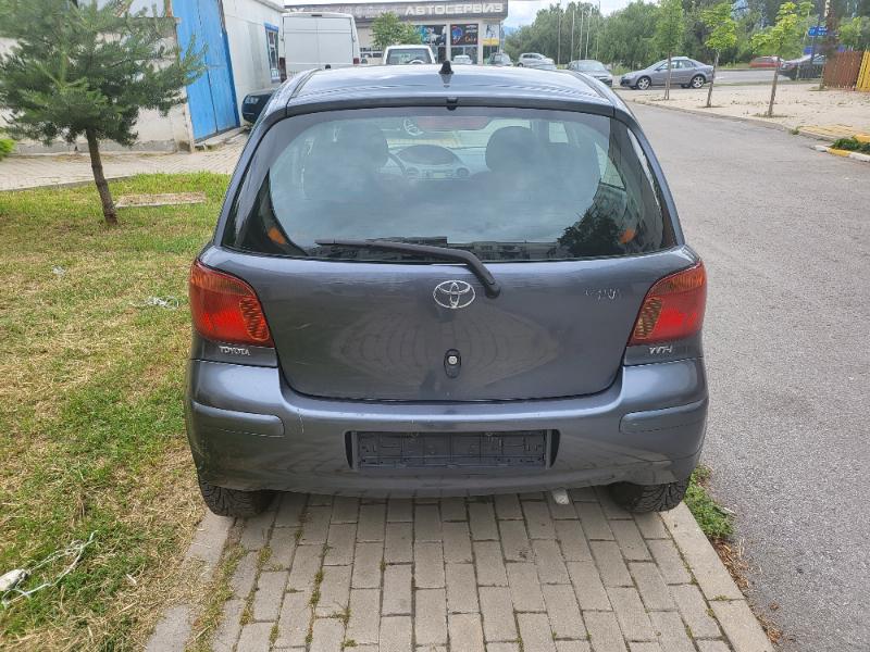 Toyota Yaris 1.0i 4врати - изображение 6