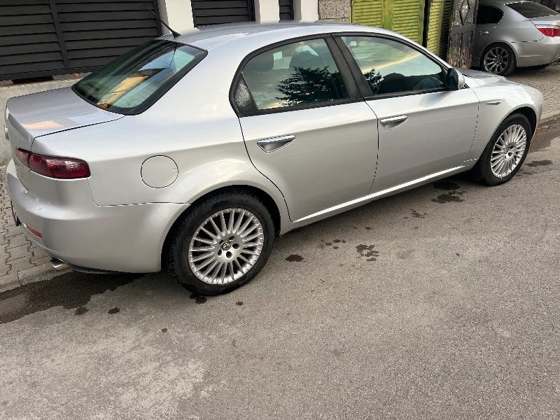 Alfa Romeo 159 1.9 JTDm - изображение 3