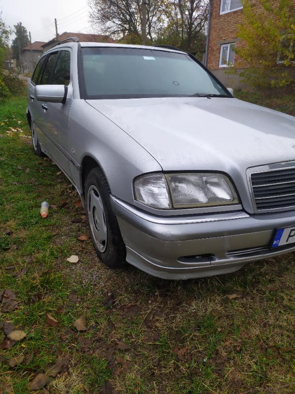 Mercedes-Benz 220 2000 - изображение 2