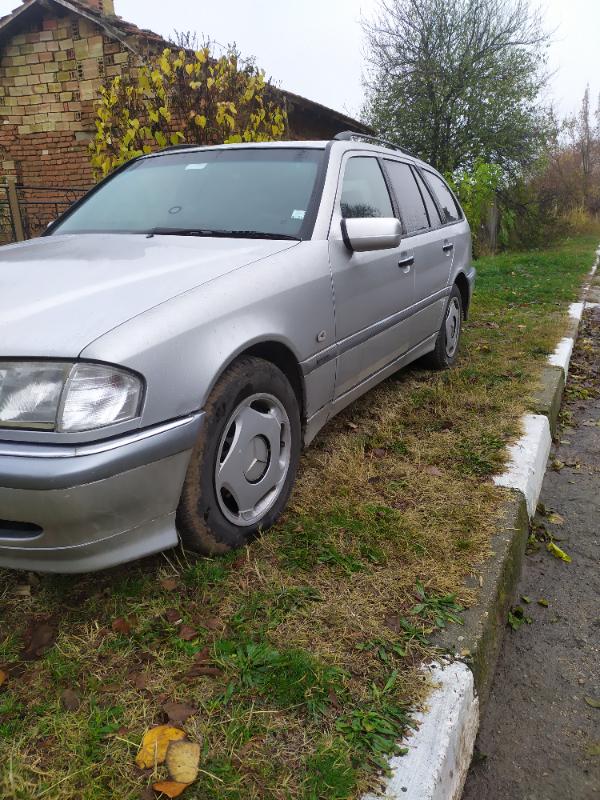 Mercedes-Benz 220 2000 - изображение 3