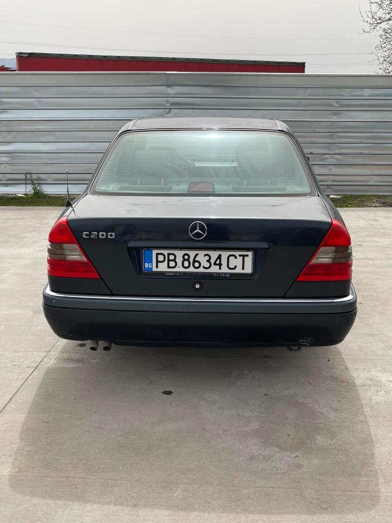 Mercedes-Benz C 200 2.0 - изображение 5