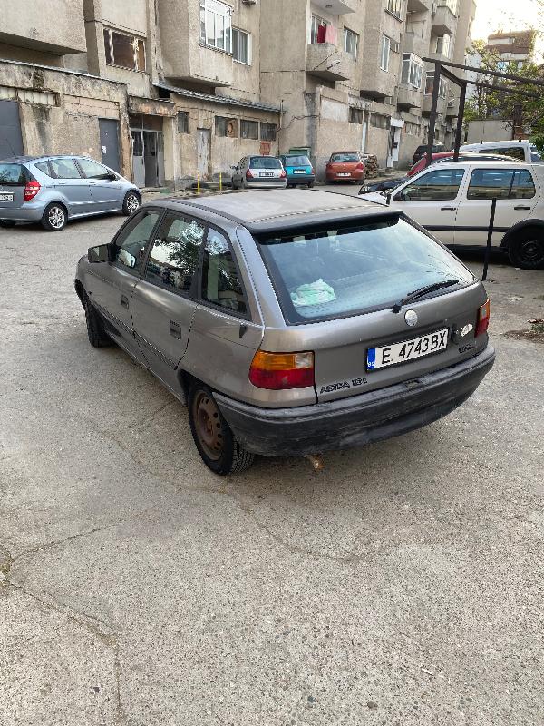 Opel Astra 1,6 - изображение 7