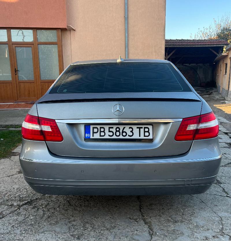 Mercedes-Benz E 220  - изображение 4