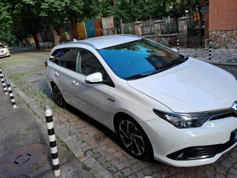 Toyota Auris 1.8 - изображение 4