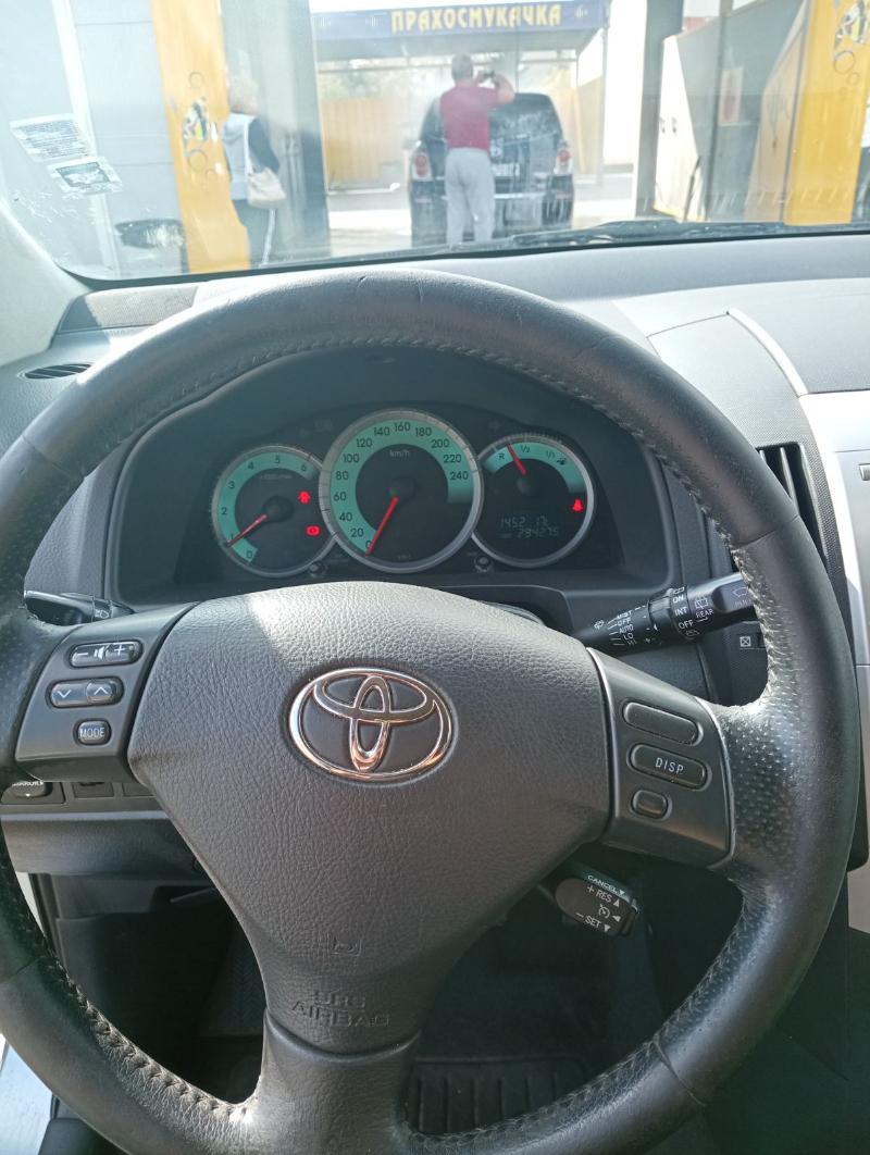 Toyota Corolla verso 2.2 D-cat 177   - изображение 2