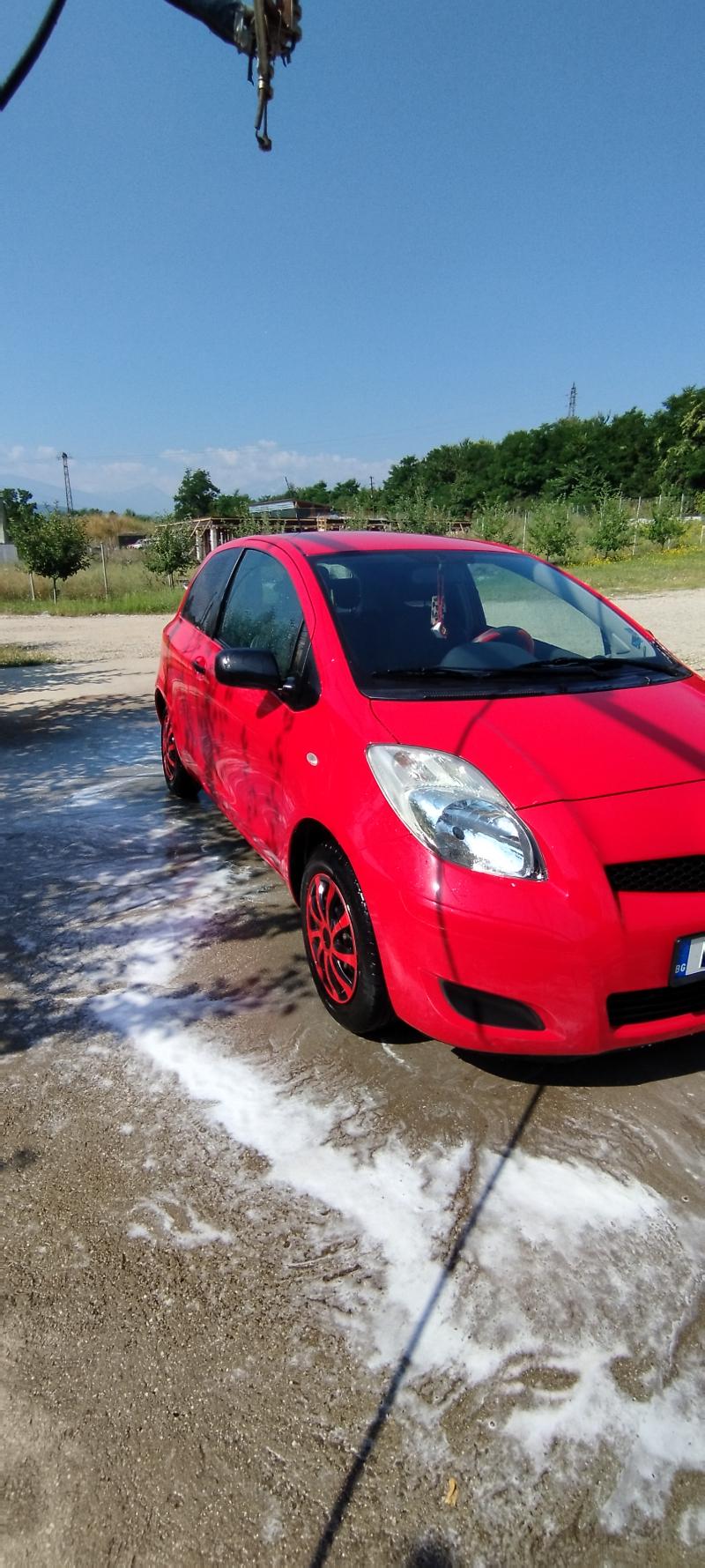 Toyota Yaris 1.0 - изображение 2