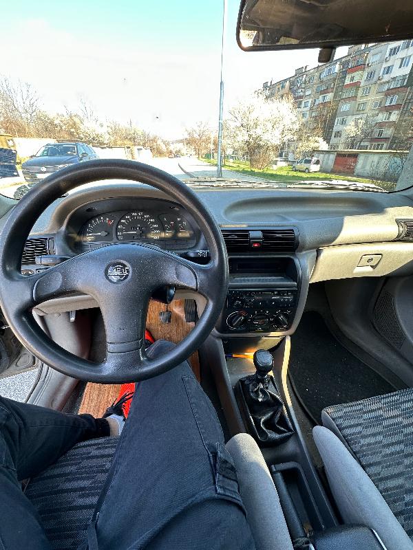 Opel Astra 1.8i 90кс - изображение 3