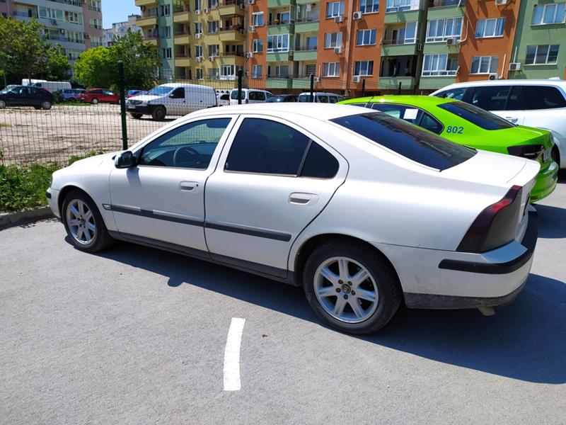 Volvo S60 D5 - изображение 3