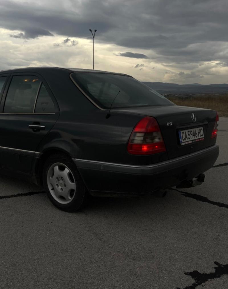 Mercedes-Benz C 180  - изображение 5