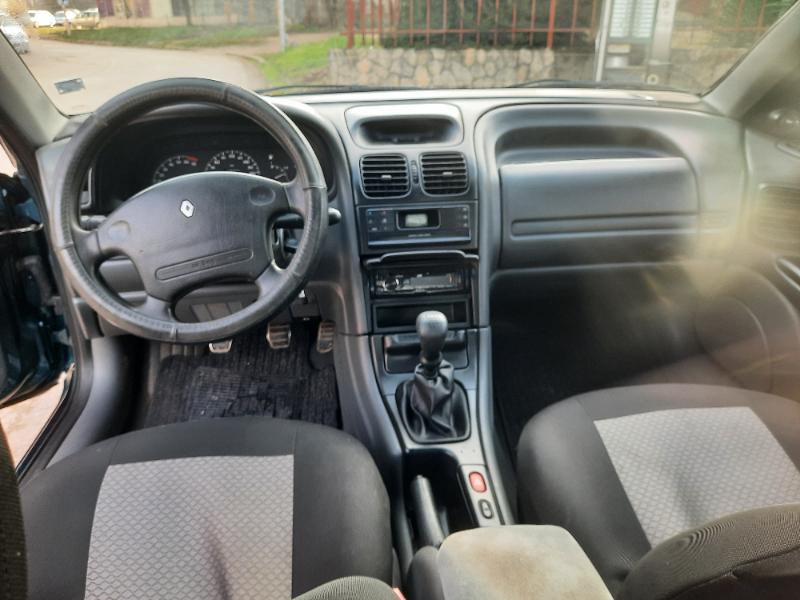 Renault Laguna 1.8 - изображение 9