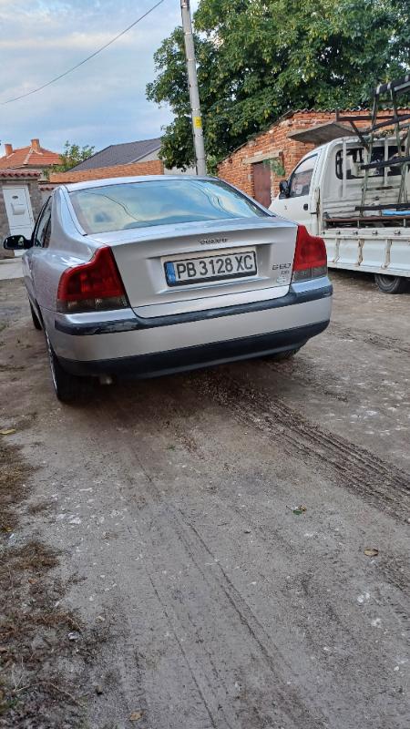 Volvo S60 2.0 - изображение 4