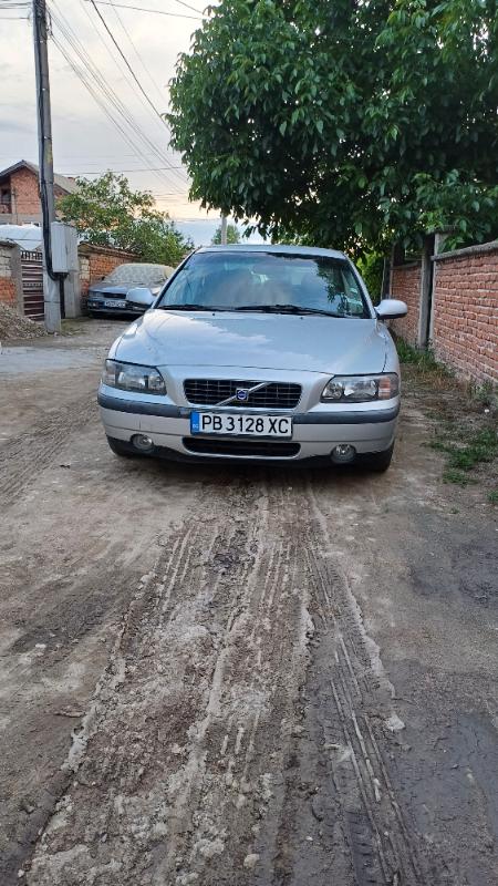 Volvo S60 2.0 - изображение 2