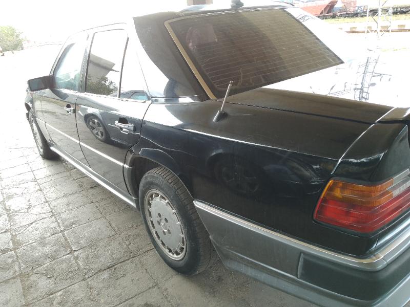 Mercedes-Benz 124 E 300 d - изображение 6