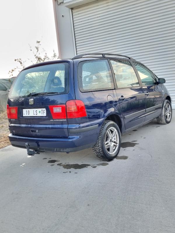 Seat Alhambra 2.0 - изображение 5