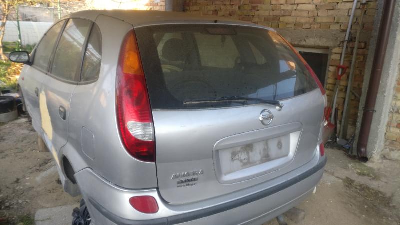 Nissan Almera tino 1.8 - изображение 3