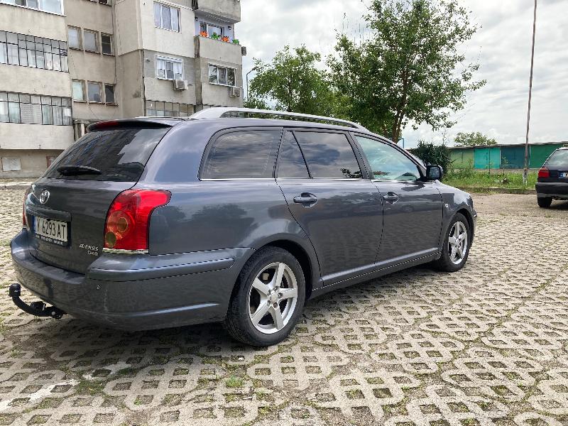 Toyota Avensis 2.2 150 - изображение 3