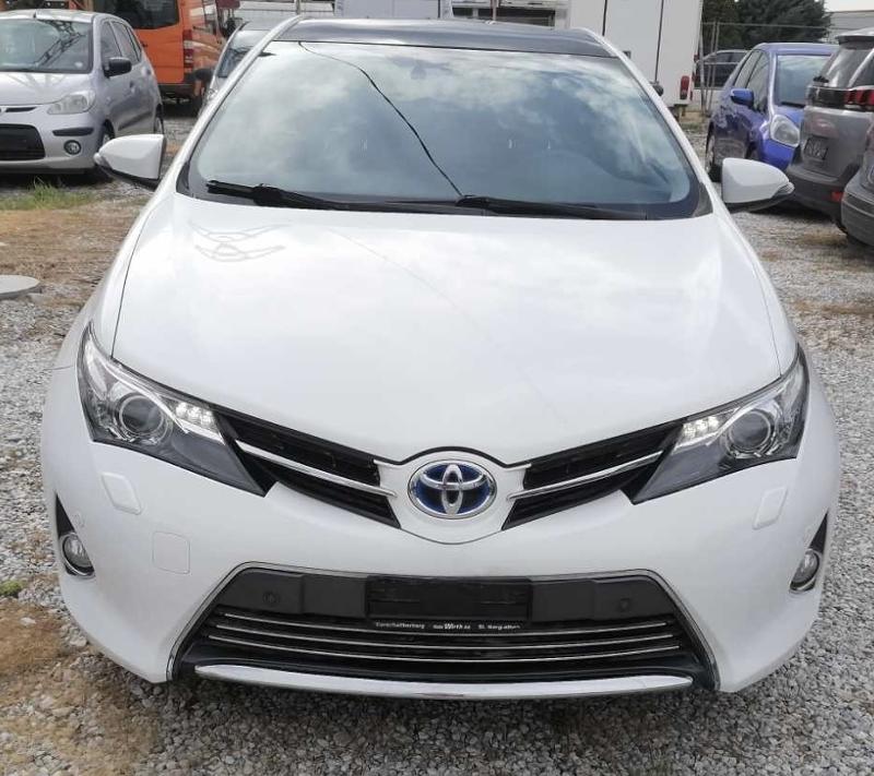 Toyota Auris  - изображение 2