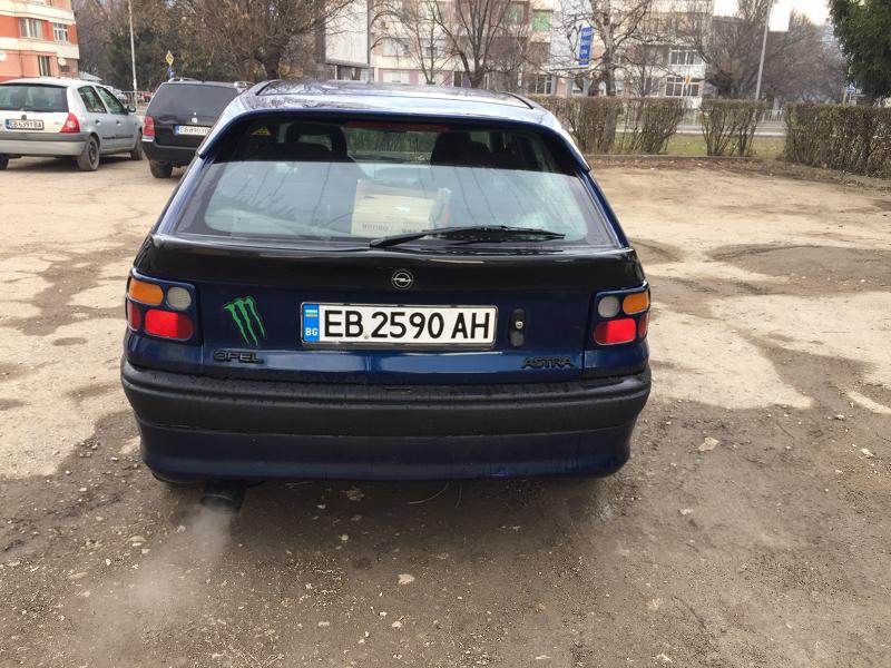 Opel Astra 1.6 - изображение 6