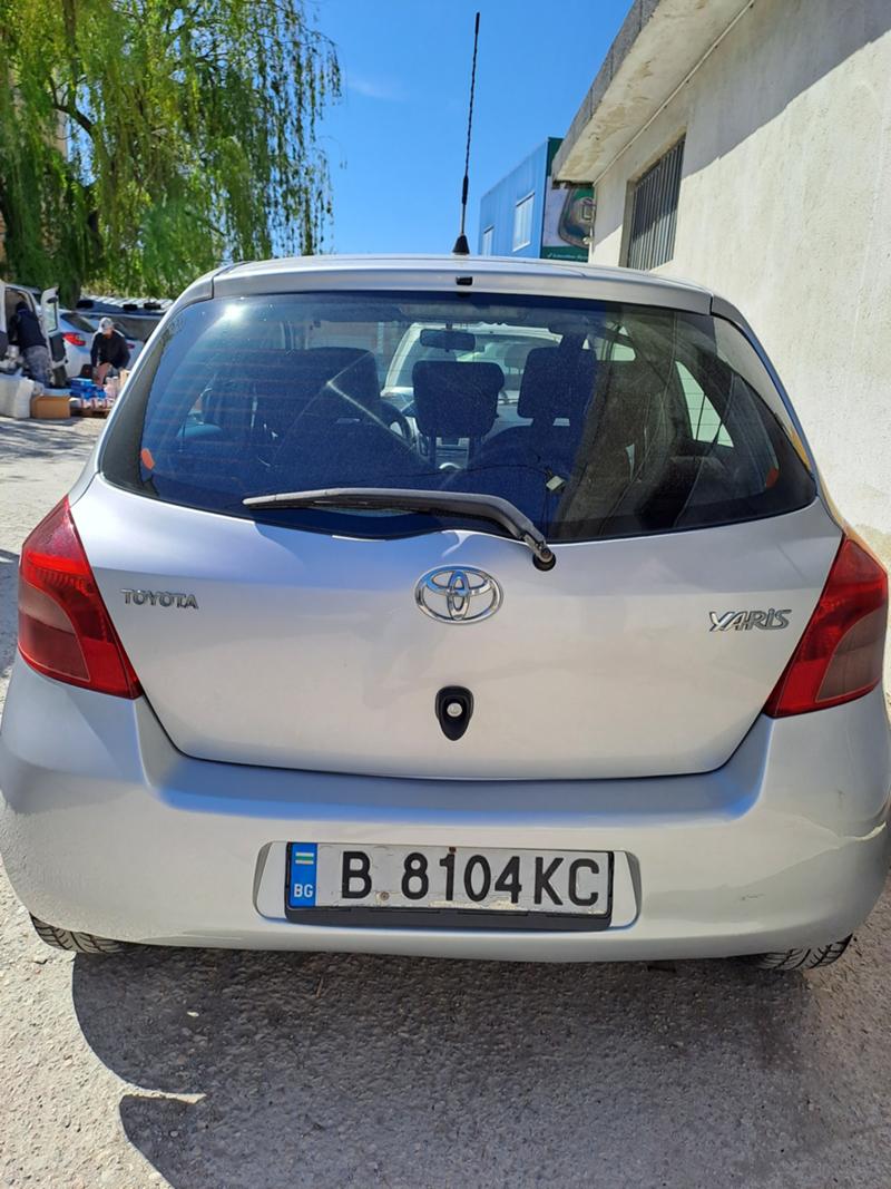 Toyota Yaris  - изображение 4