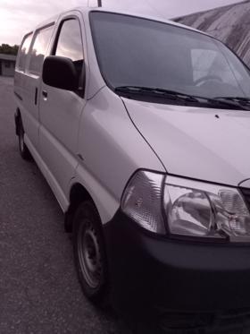 Обява за продажба на Toyota Hiace 2,5 d4d ~11 880 лв. - изображение 5