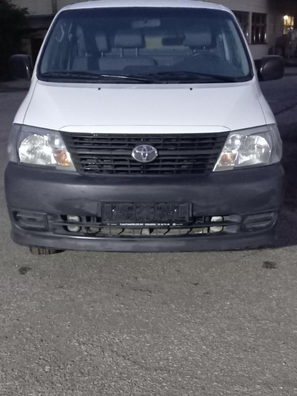 Toyota Hiace 2,5 d4d - изображение 2