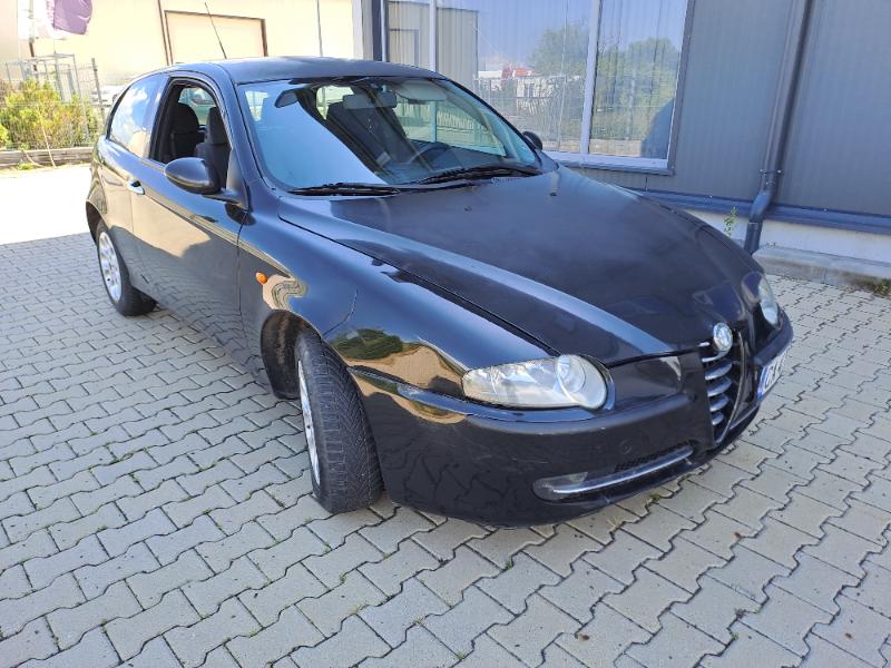 Alfa Romeo 147 1.9 JTD - изображение 8